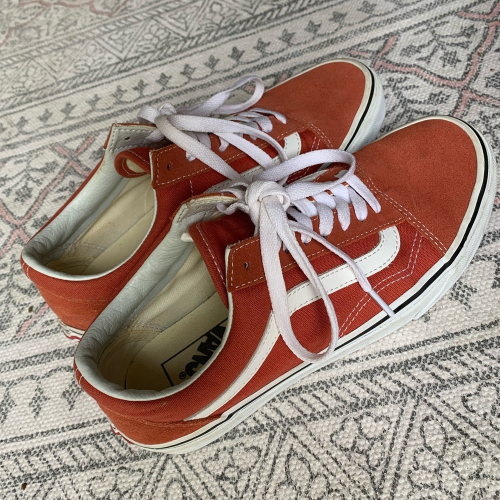 Vans Old Skool Sneaker Women’s 8.0 in “Hot Sauce”
